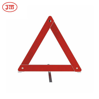 Triángulo de advertencia de seguridad de reflejo de automóviles.